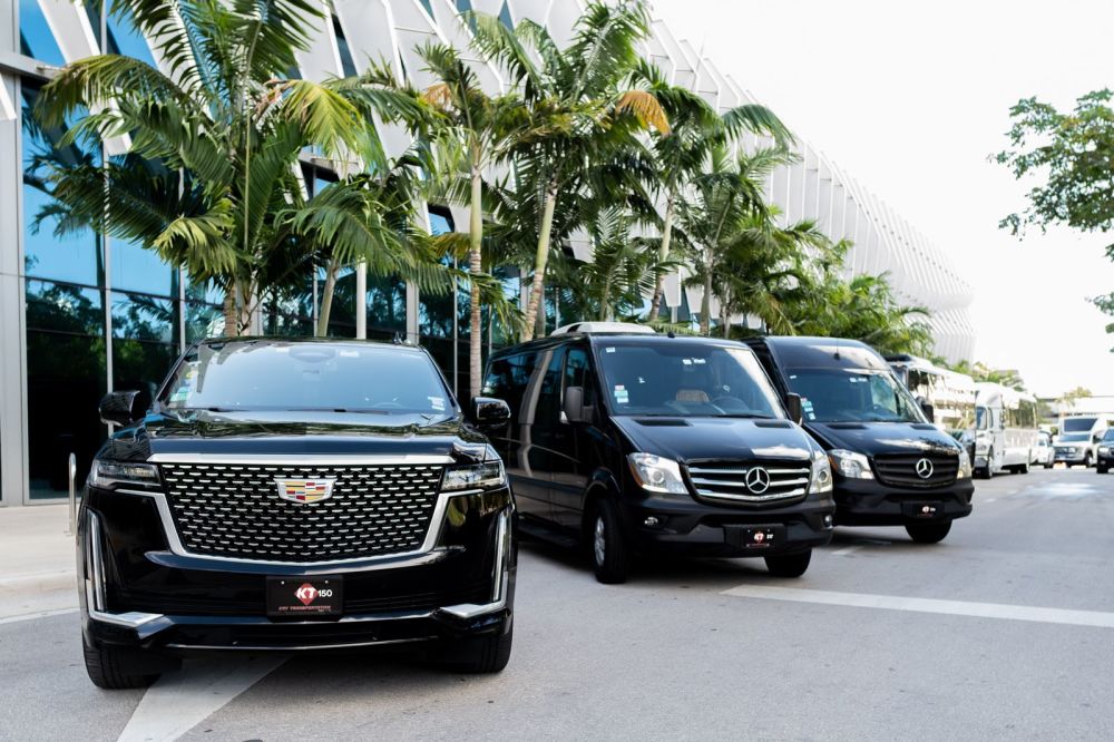 How Black Car Rides Chauffeurs Optimize Business Travel in Miami
